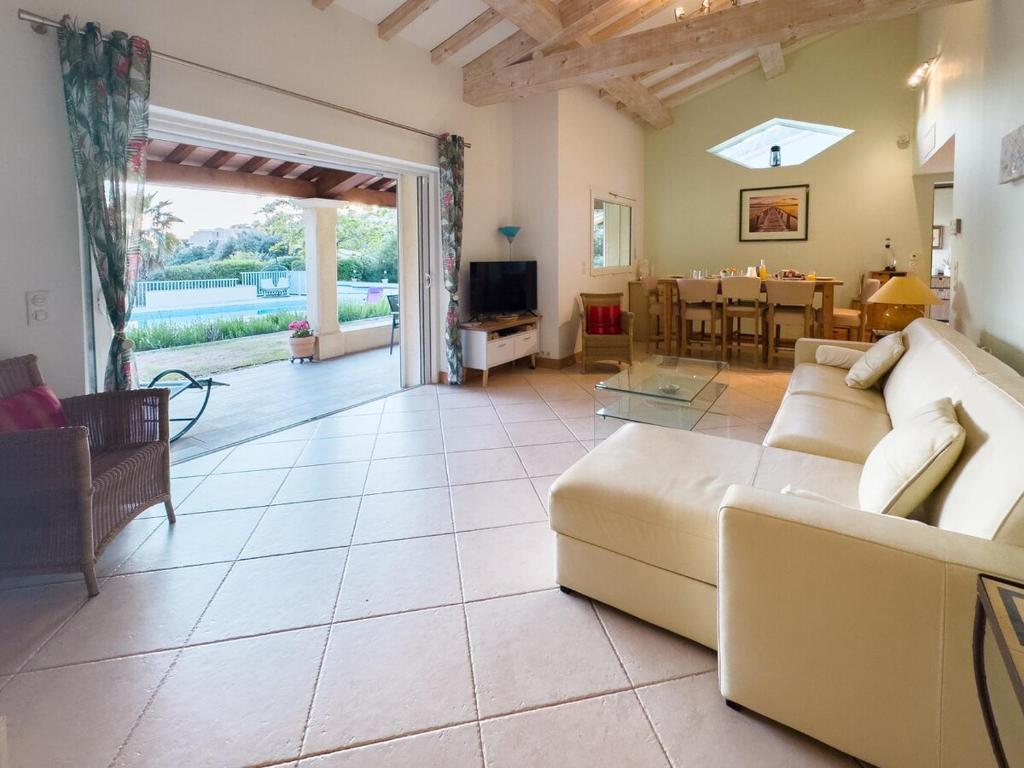 Exclusive Authentic Riviera Villa - Private Pool, Pétanque Court, Panoramic Mediterranean Sea & Estérel Mountain Views - 3