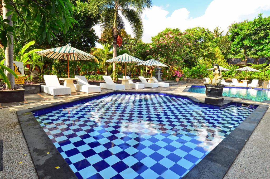 スイミングプール