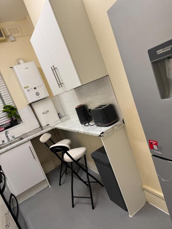 Cozy Central 1 Min to Tube, Moffat