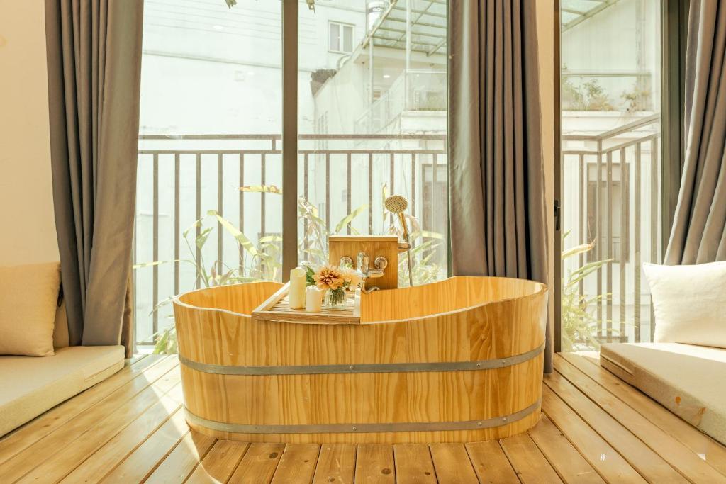 Homestay CHẤT - Serenity Old Quarter Edge - Free Laundry