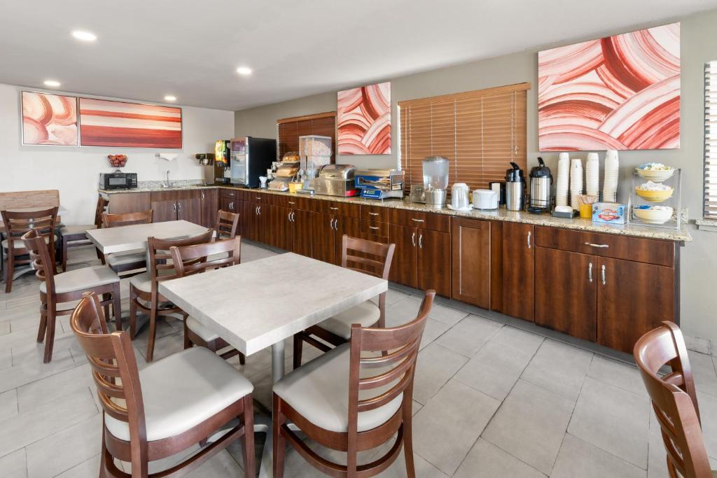 サイロ ホテル デンバー エアポート ア ラマダ バイ ウィンダム (SYLO Hotel Denver Airport, a Ramada by Wyndham) お料理のイメージ