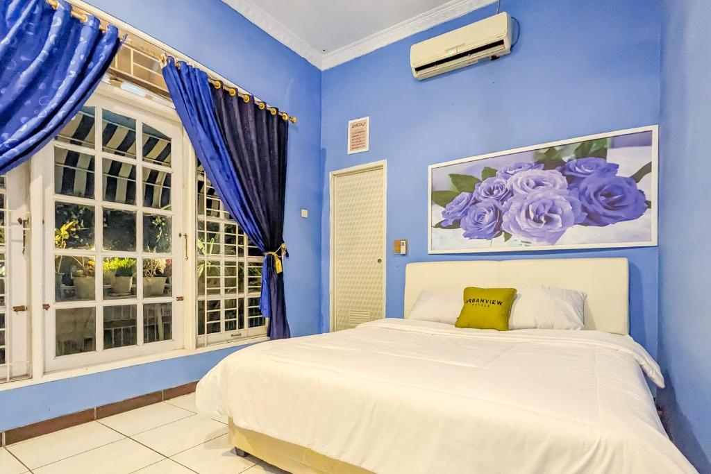 Urbanview Alza by RedDoorz