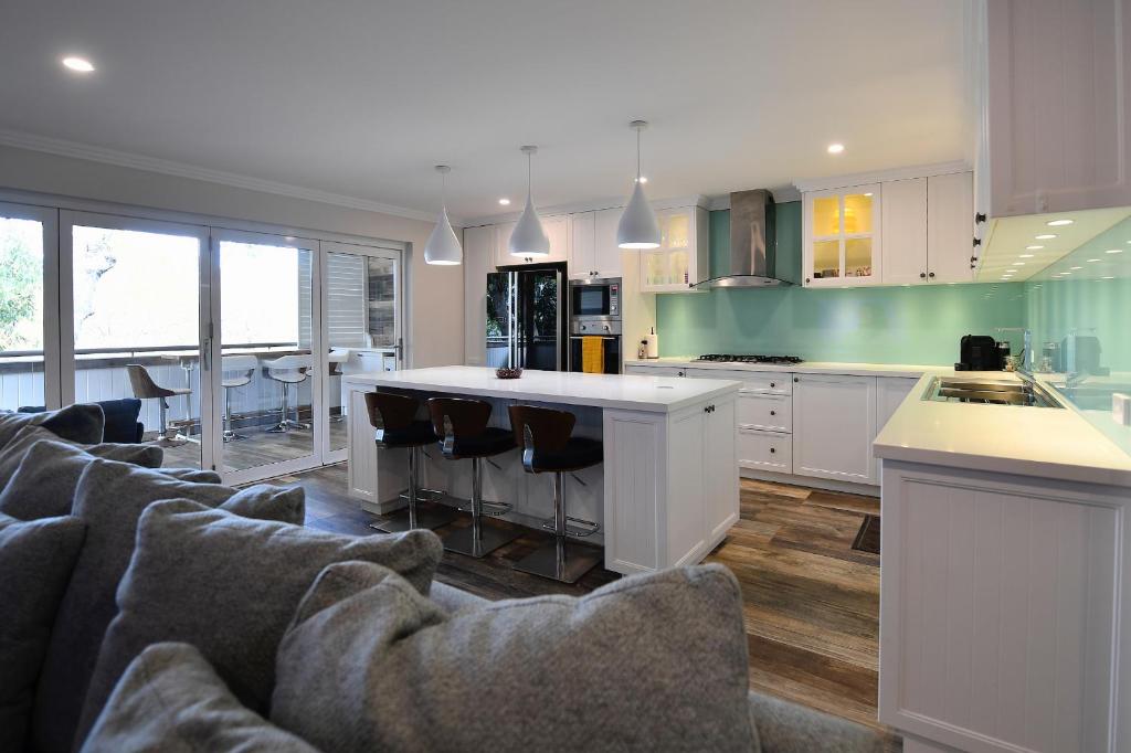 Sunray on Kent, Rockingham