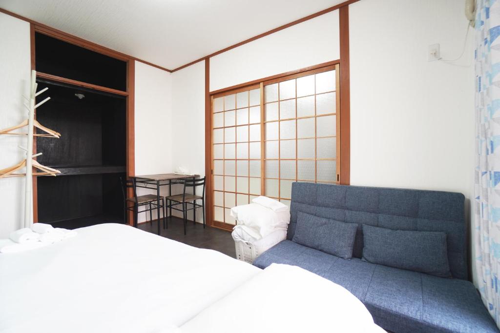 Charade Kyobashi