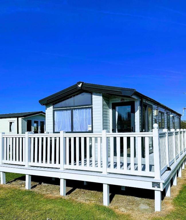 Willerby Castleton,Camber Sands- sleeps 6 Entertainment passes not included, Camber