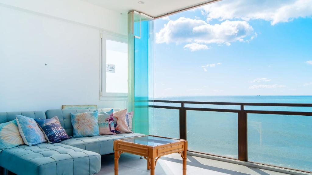 Malibu Dreams 2 Bedroom Apartment - 4