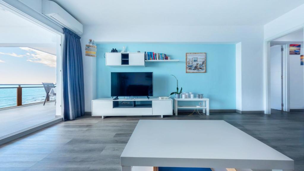 Malibu Dreams 2 Bedroom Apartment - 2