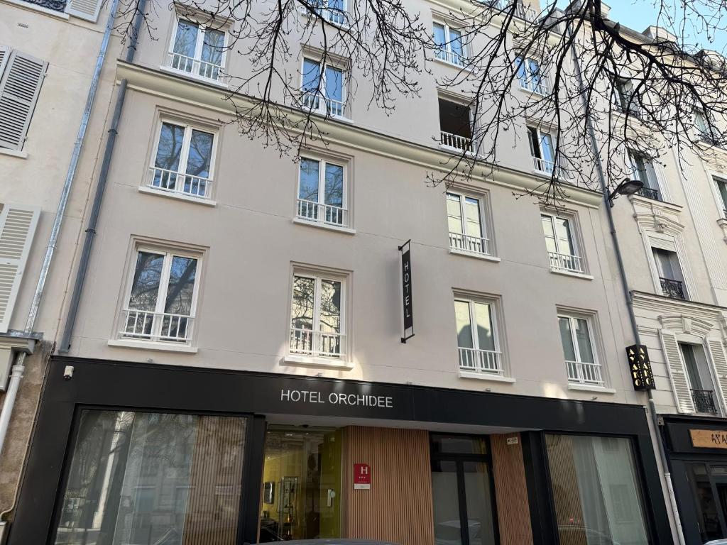 Exterior view, Hotel de l'Orchidee in Paris