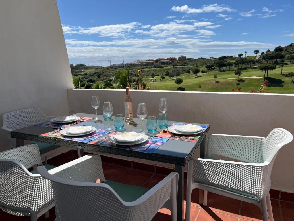 Lets in the Sun -Stunning front line golf apartment, La Cala de Mijas