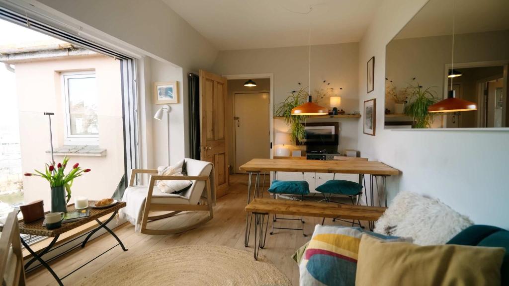 Breathtaking Harbourside Views With Parking at 'Harbour Strand', Falmouth