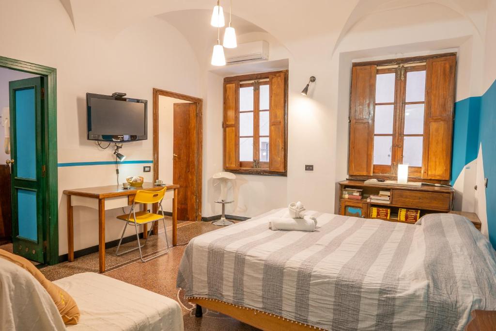 lovingenoa Old - Stone, Janov