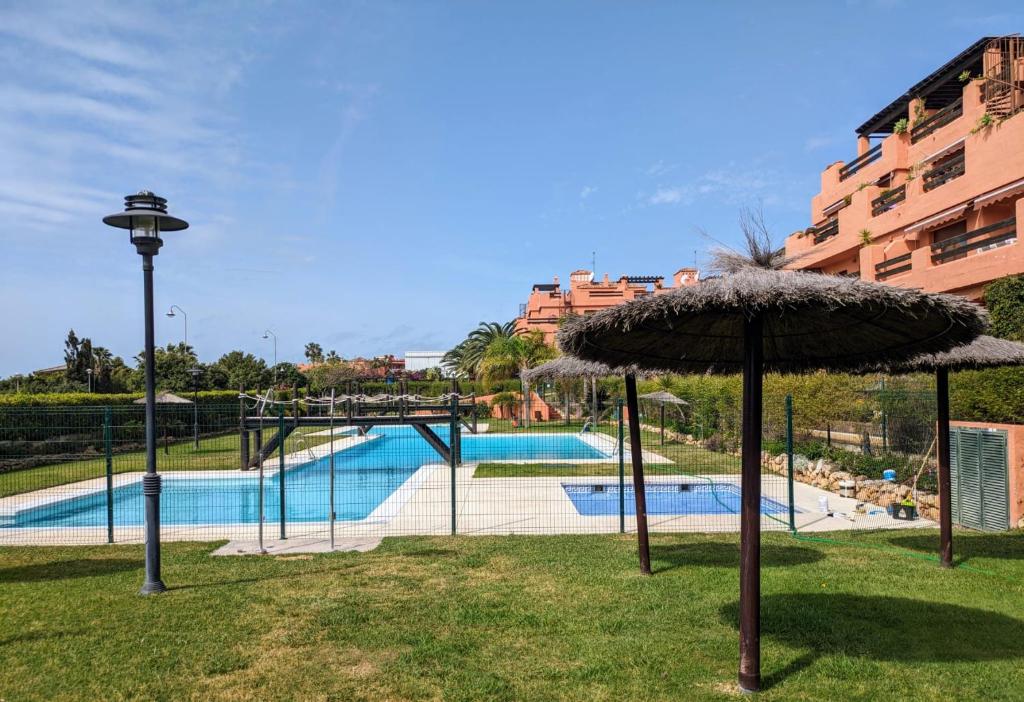 Beautiful 2-Bedroom Frontline Beach Apartment - 3