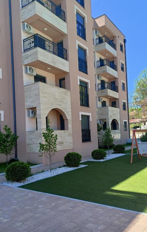 Larso Lux, free swimming pools & parking, Vrnjačka Banja