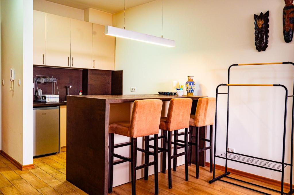 Modern City Flat Budva - Balcony & Garage Included - 2