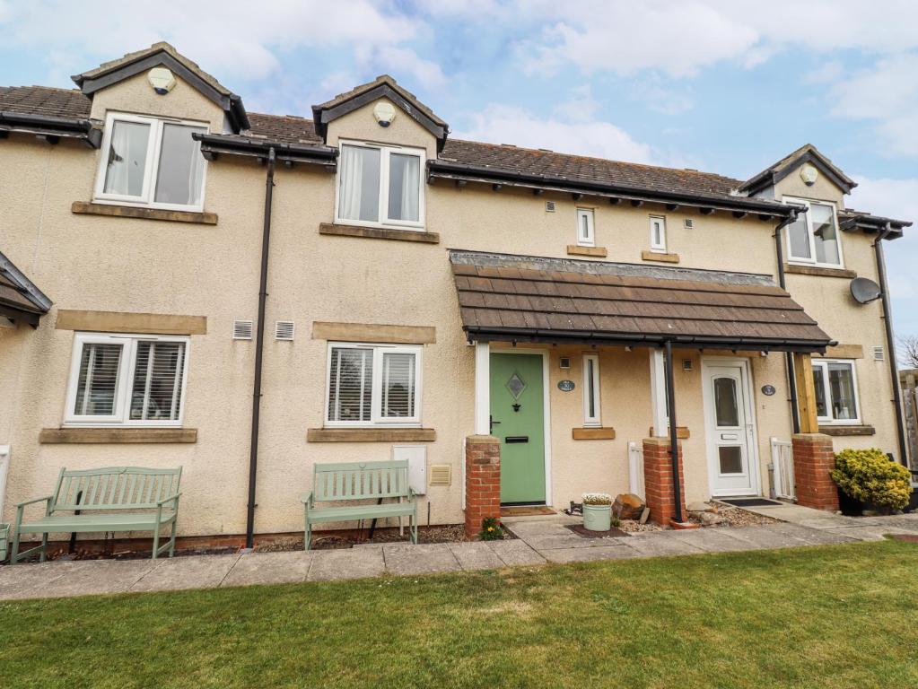 Sea Shore, Seahouses