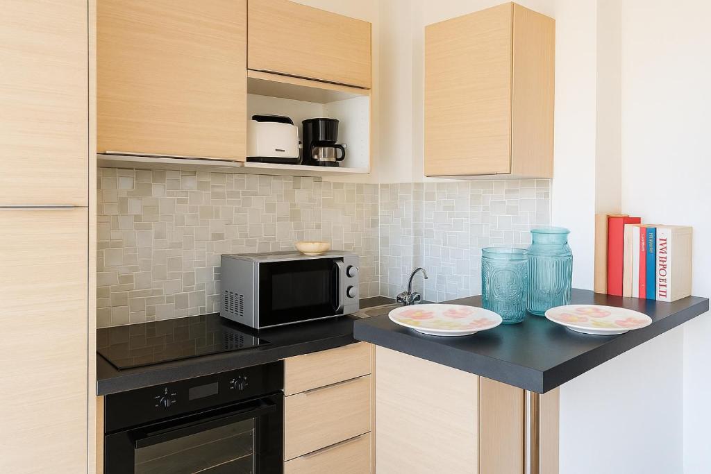 Cannes Marina, Studio Vue Port avec Piscine et Parking Privé - 5