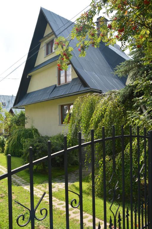 Pokoje u Zofii, Ząb