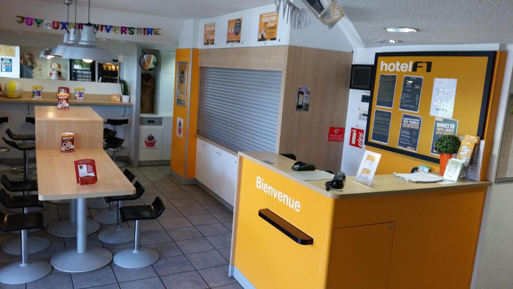 hotelF1 Lyon Isle D'Abeau Ouest St Exupery photo