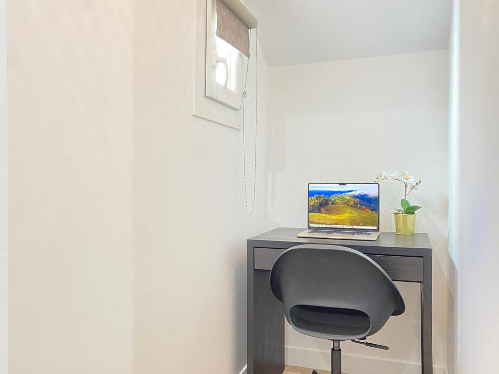 GuestReady - Sleek emerald escape in the 13th arr. - 3