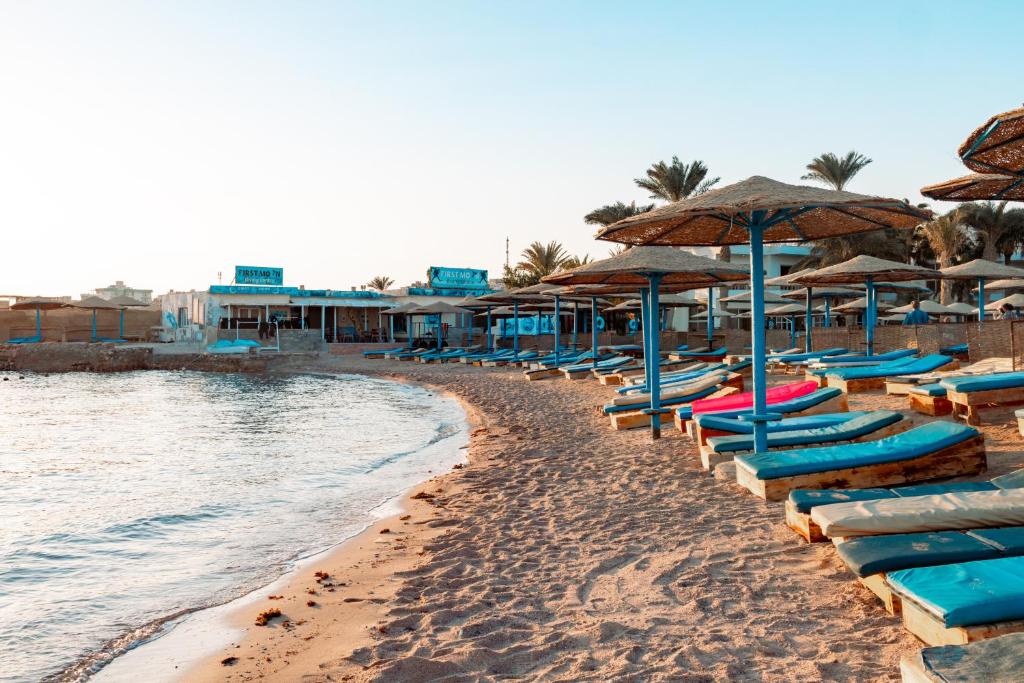 Empire Beach Aqua Park - Couples and Families — Beach in Hurghada, Red Sea