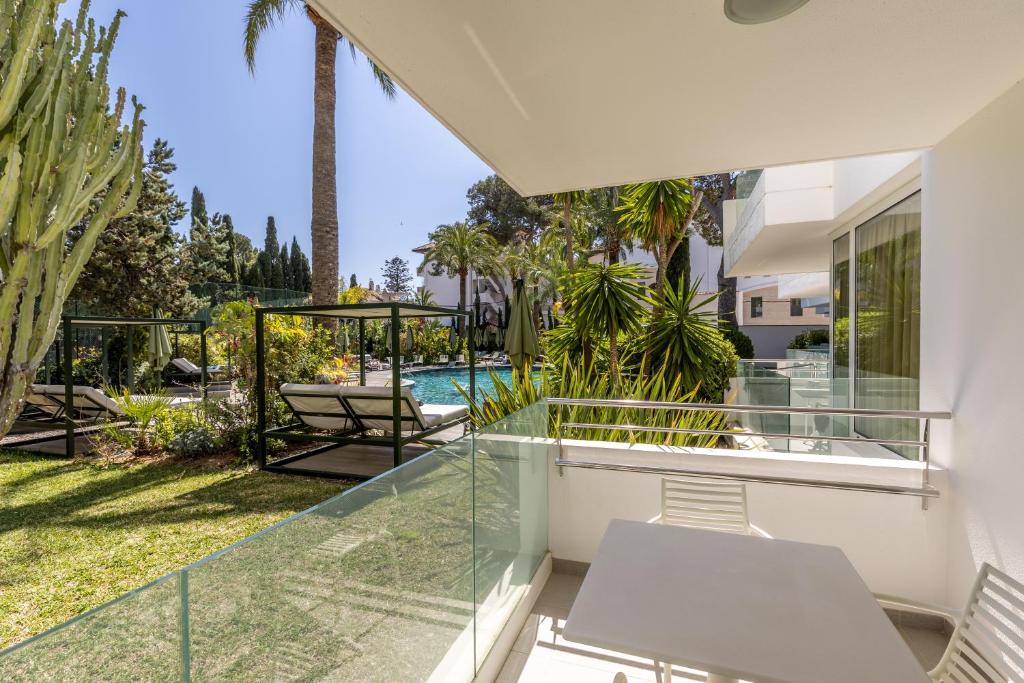 Hotel Illa d'Or & Club Apts 4* Sup — Swimming pool in Puerto Pollensa, Balearic Islands