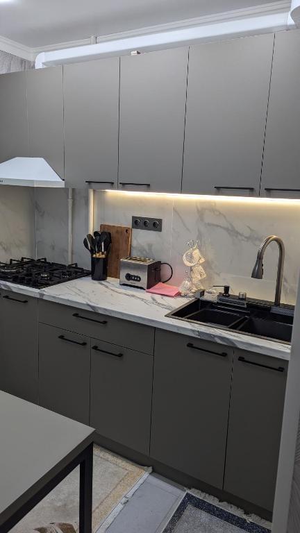 3 комн квартира в центре у Каныбека, Biškek