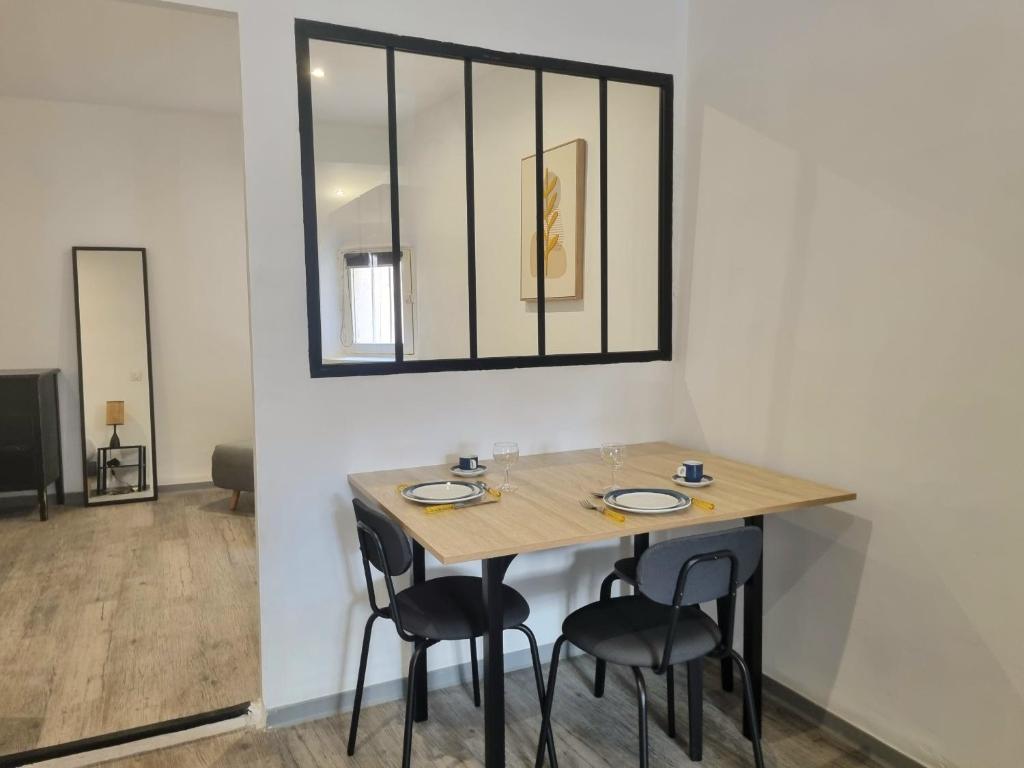Renovated 2-room apartment in historic center - 2