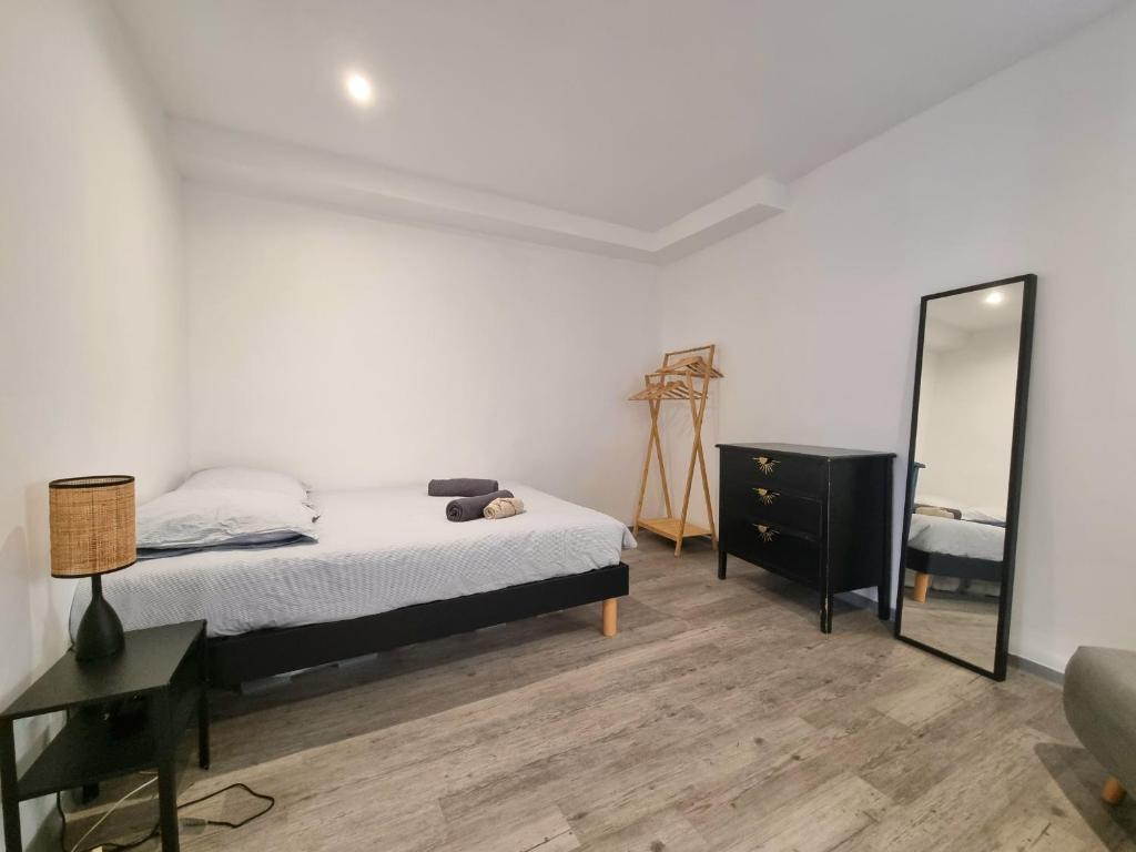 Renovated 2-room apartment in historic center - 3