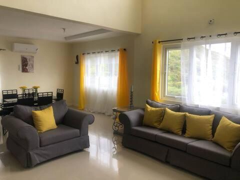 Ava-Reign's View, Portmore