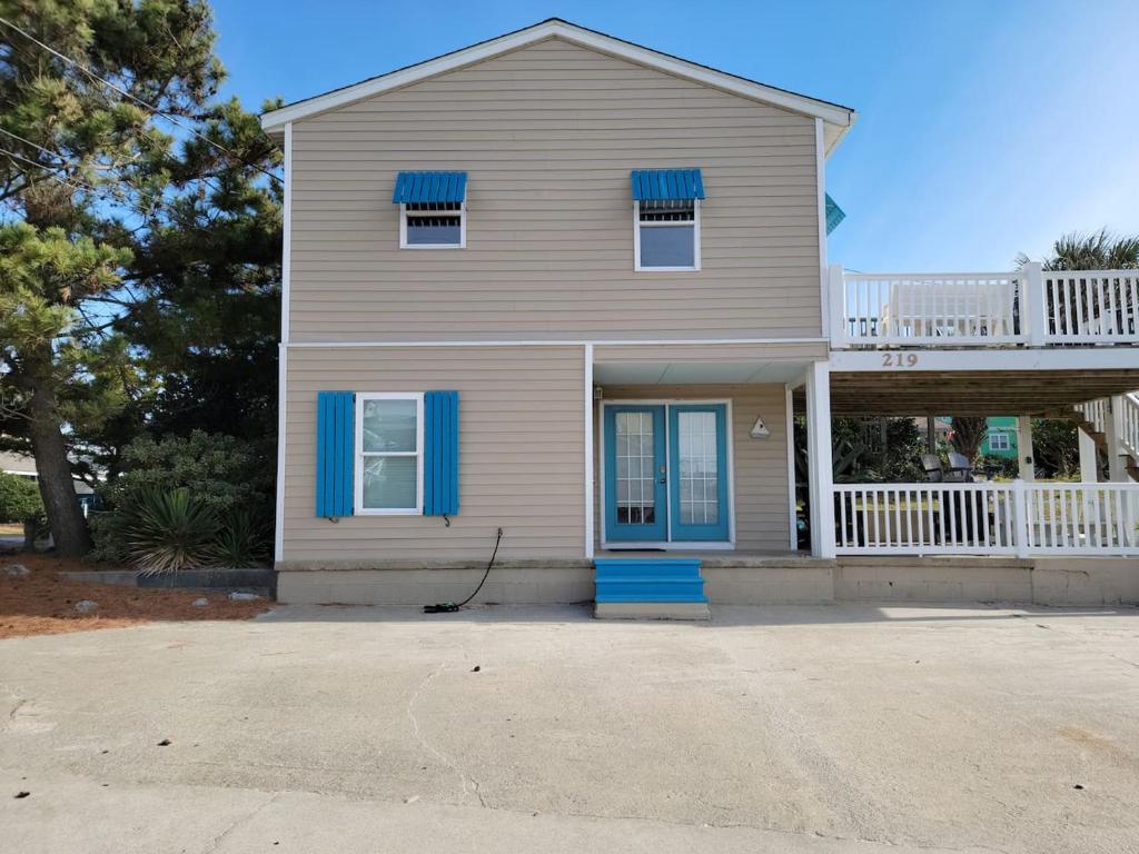 Steps to Beach 2BR 2BA duplex, Atlantic Beach