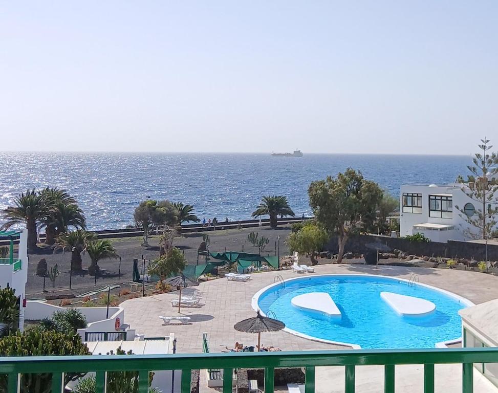 Enjoy Glorious Seaviews from Vista Mar Apartment - 3