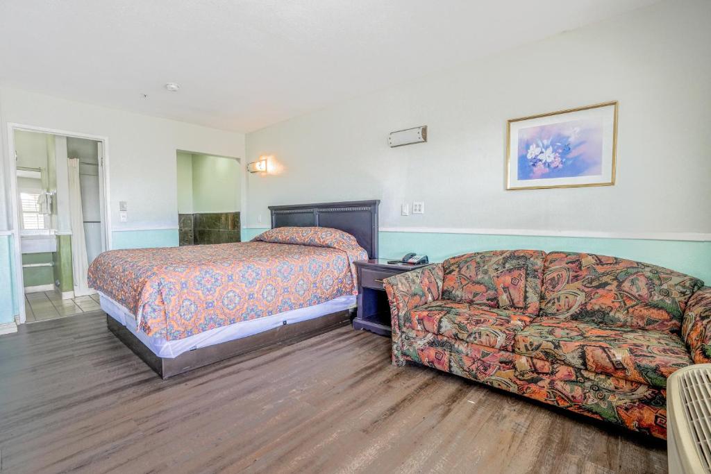 Day & Night Inn, Hesperia