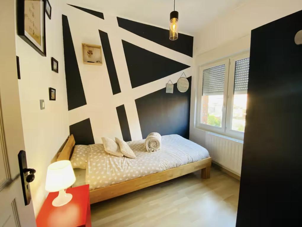 Chambre privée au coeur de Calais - 5