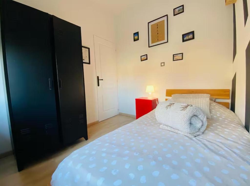 Chambre privée au coeur de Calais - 3