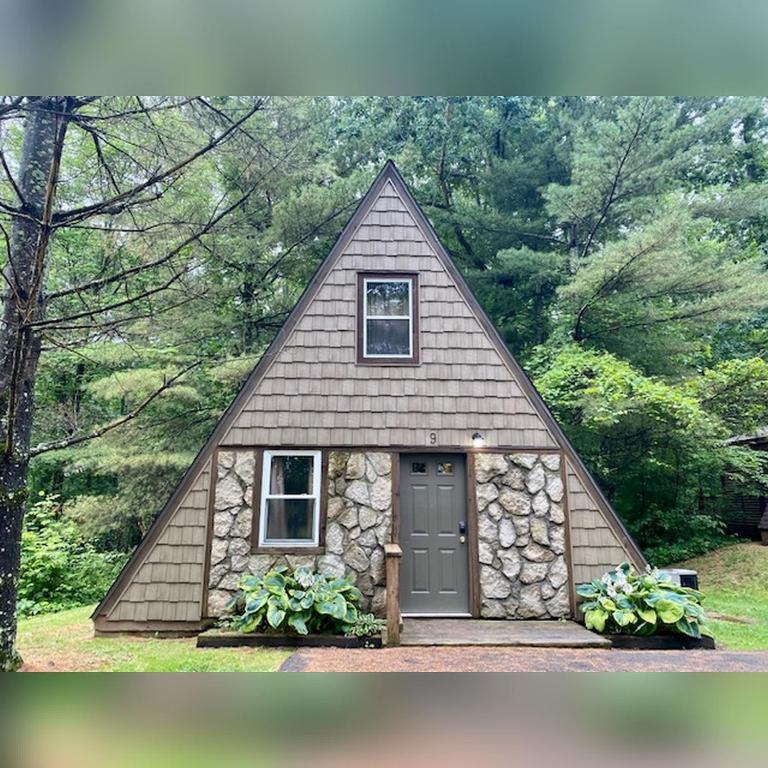 A-Frame #09 - by The Chalets, Logan