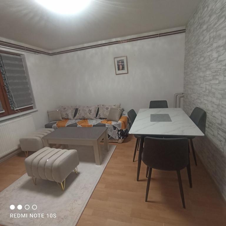 apartman Sara, Tuzla