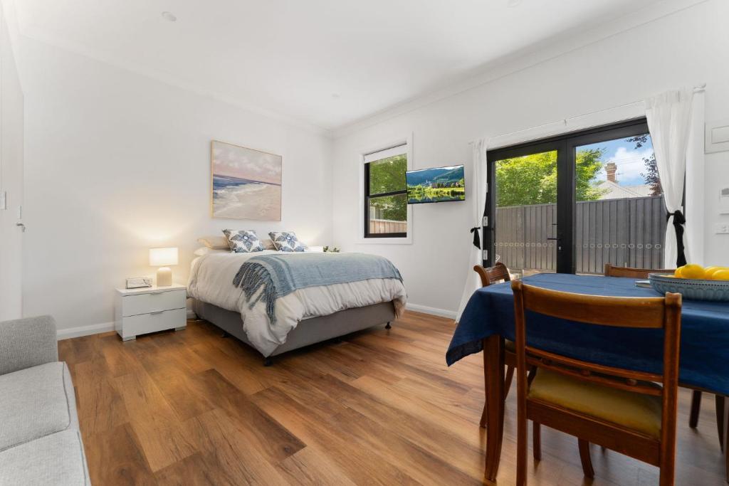 Charming Studio for Two in the Heart of Bathurst, Bathurst