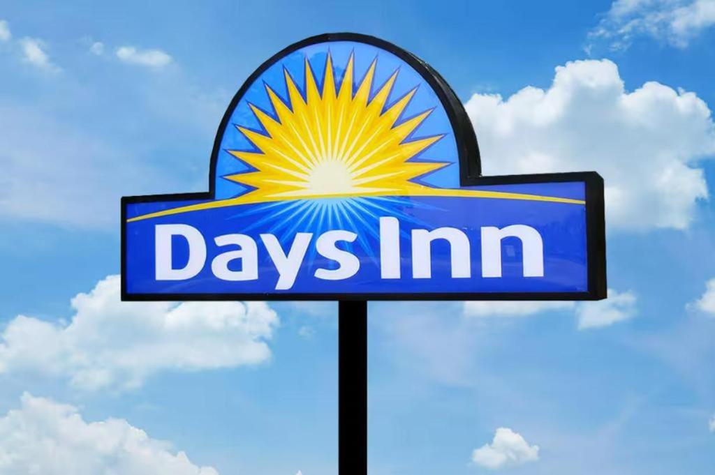 Days Inn & Suites by Wyndham Byram, Byram