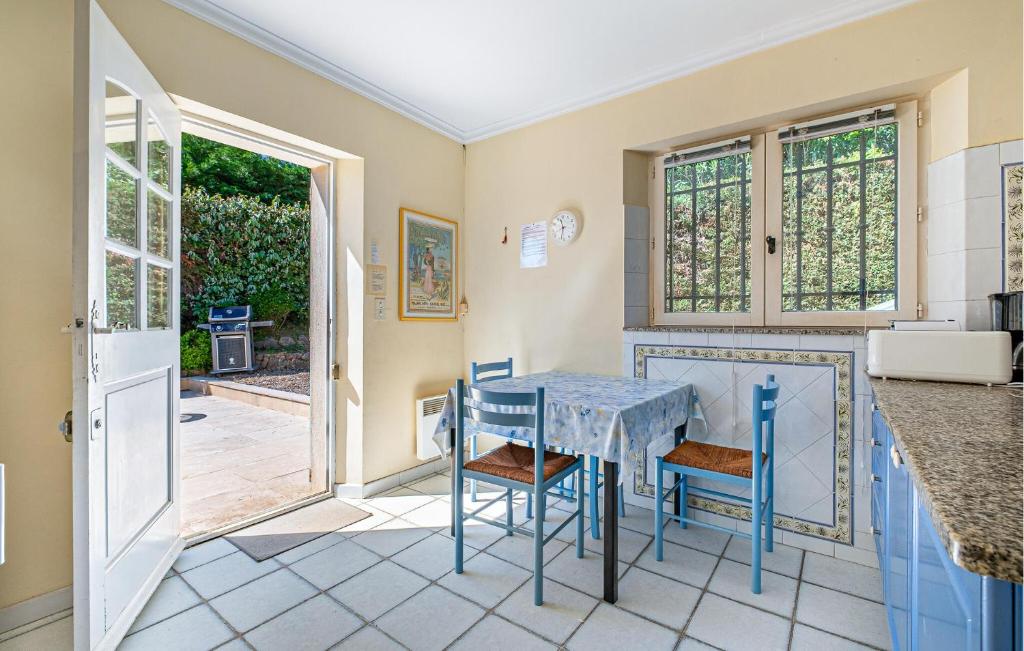 Gorgeous Home In Saint Aygulf - 5