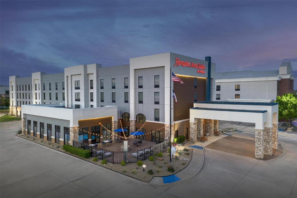 Hampton Inn & Suites Dallas-DFW Airport Hurst, Hurst
