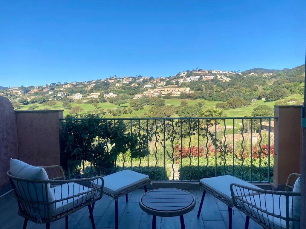 Villa nichée sur golf & piscine - 5
