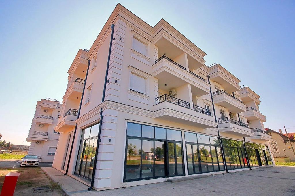 White Diamond, Palić