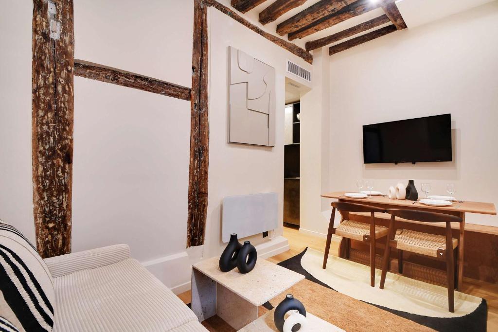 Les Halles - Grands Boulevards Cozy 1BR - 4P - 5