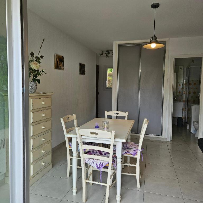 Studio avec terrasse 2 personnes - 2