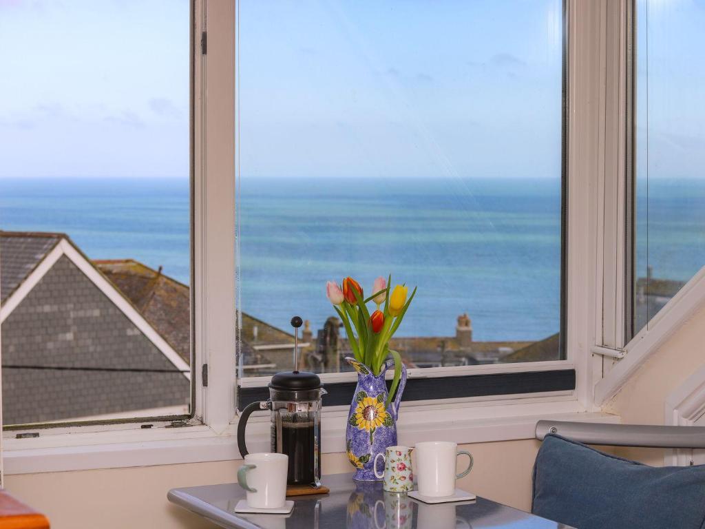 Breakers Point, St Ives