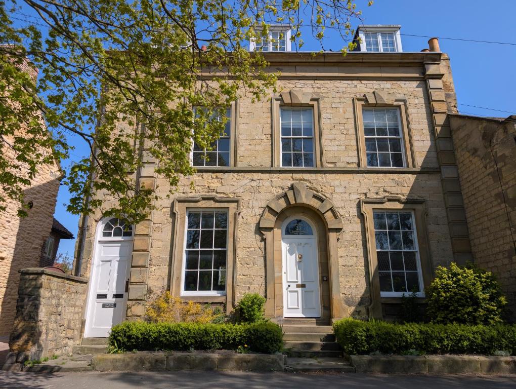 Two apartments for larger group, Pickering