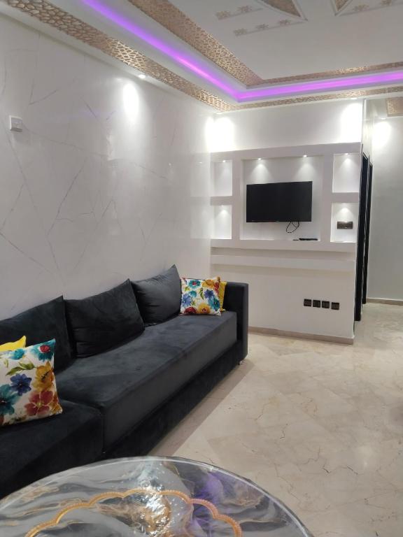 شقة مفروشة, Oulad Akkou