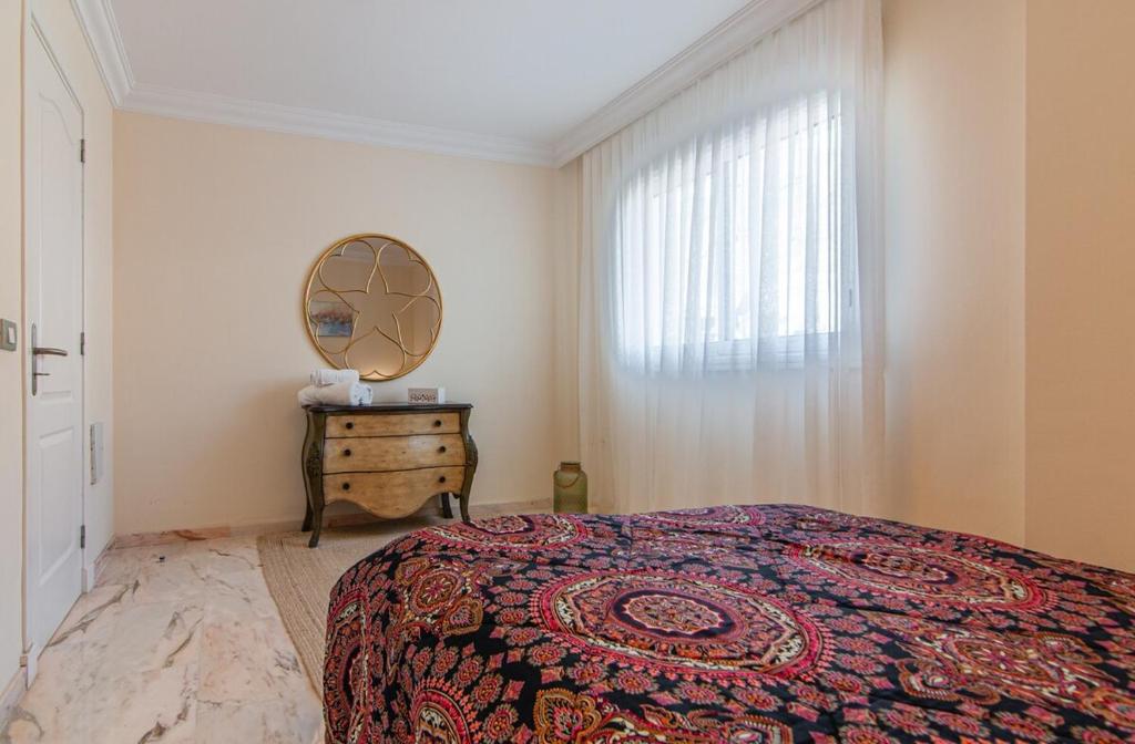Luxury 2-Bedroom Ocean View Apartment - 3