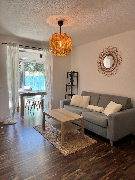 Studio cosy avec grande terrasse proche mer et ville - 1