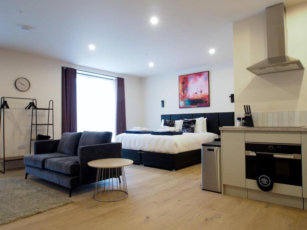 Chic and Classy Studio on Easter Road - Flat 1, Elgin House Apartments, Edinburgh